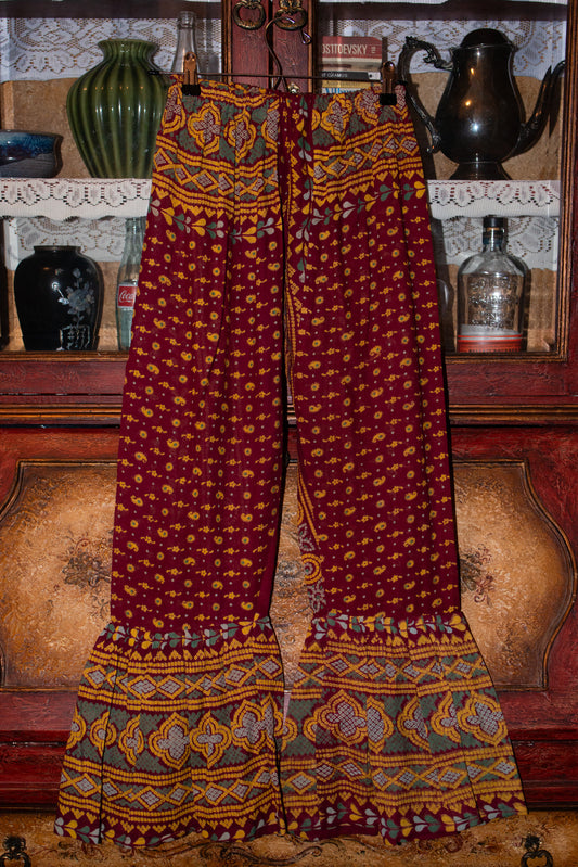 Ripple Flared Capri Pants